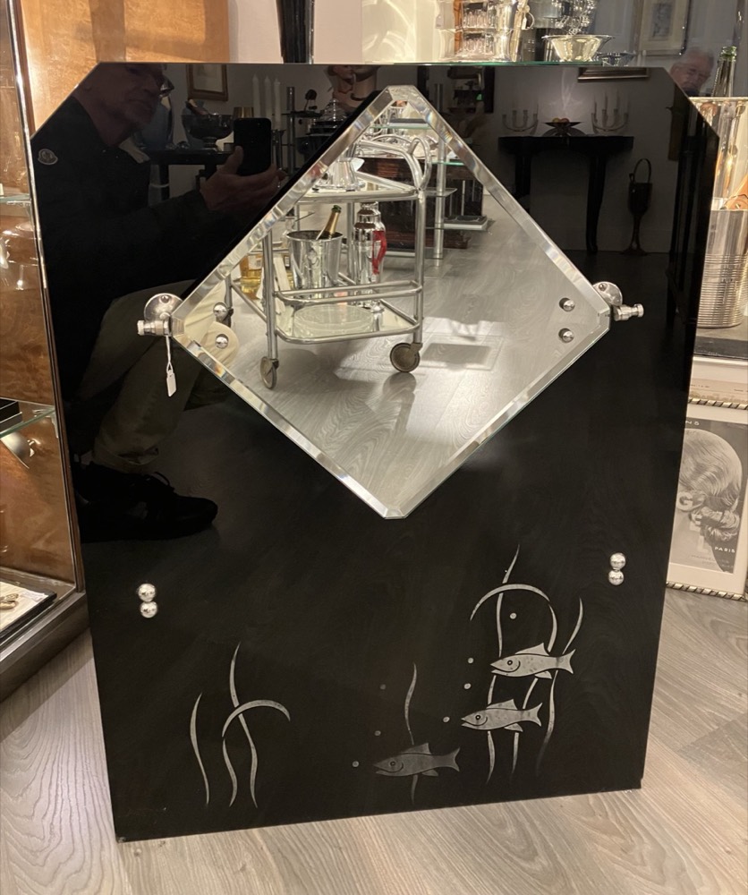 Wanddekoration aus schwarzem Glas mit Spiegel